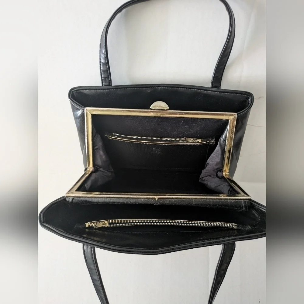 Vintage JR Florida handbag purse multiple inner pockets. Black, good condition.
